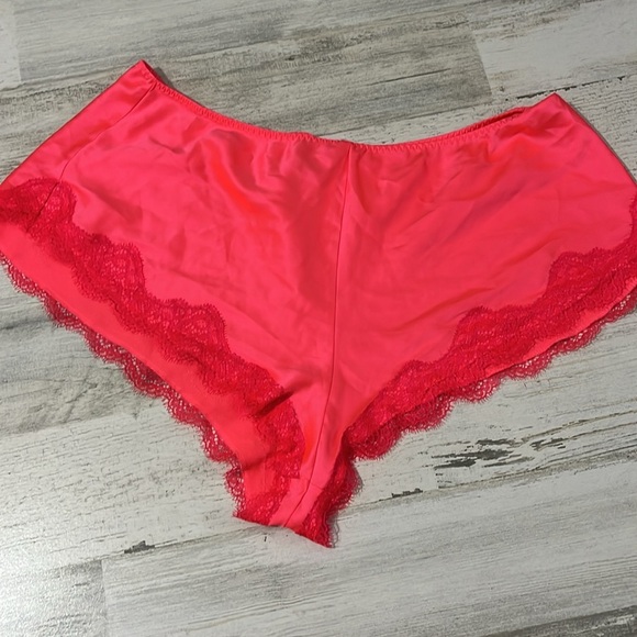 Victoria’s Secret Lace Trimmed Sleep Set Size Large - Picture 5 of 8